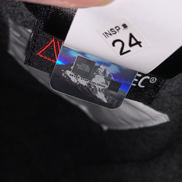 NWT The North Face Baby Denali One-Piece Set (includes mitten and boots), 18-24M - Picture 8 of 16